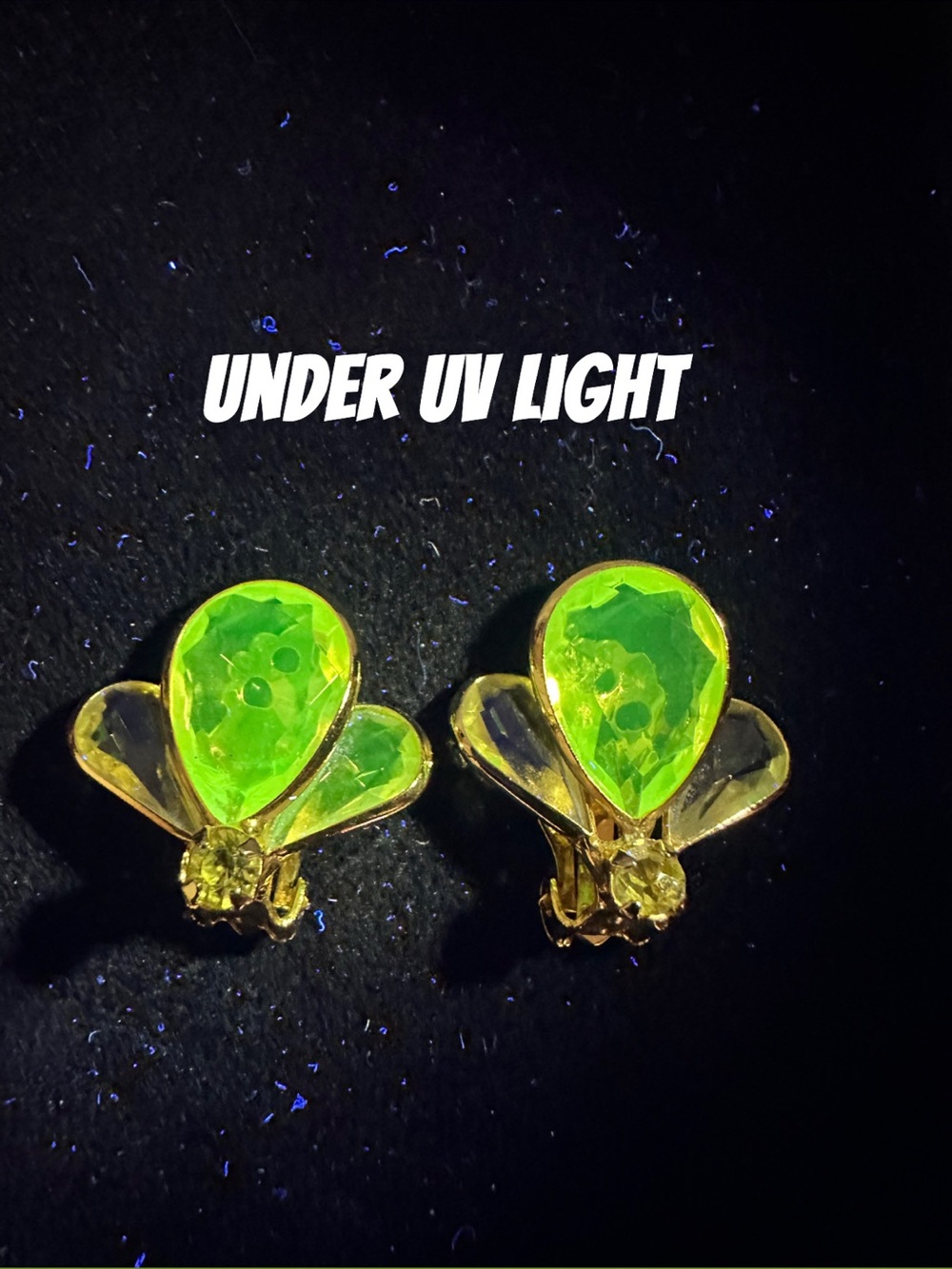 Vtg: Uranium Glass Flower Clip On Earrings